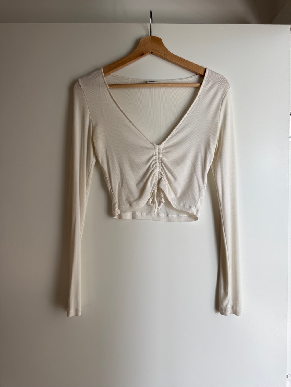 Aritzia Sunday Best Cropped Long Sleeve